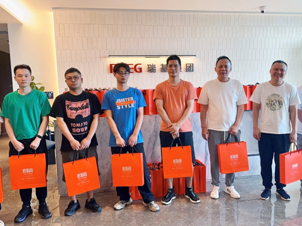 喜迎中秋，歡度國慶，浙江瑞基建設(shè)集團(tuán)有限公司祝大家節(jié)日快樂！