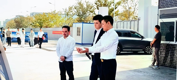 領(lǐng)導(dǎo)關(guān)懷/龍灣區(qū)夏禹槳區(qū)長一行 蒞臨埃銳云產(chǎn)業(yè)基地項(xiàng)目調(diào)研指導(dǎo)